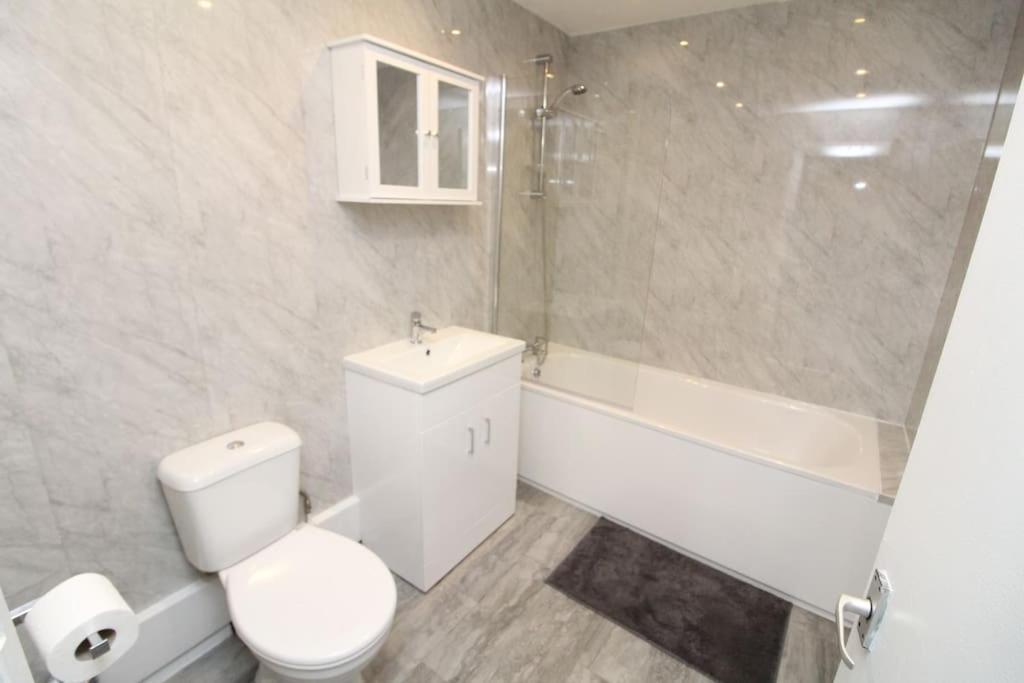 Appartement Modern 2 Bed Close To City *